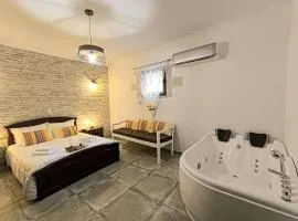 Achlades The Mountain Paradise Villas - Suite with a Private Jacuzzi, Pool, and a Balcony with an Amazing View!