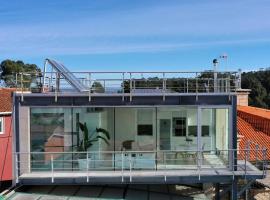 Apartamento Cubo de Cristal con piscina y vistas al mar, hotel in O Grove