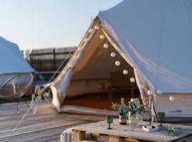 Glamping pospolu, hotel v destinaci Mokrovraty