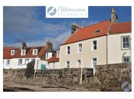 Westshore House- fabulous waterfront home Fife