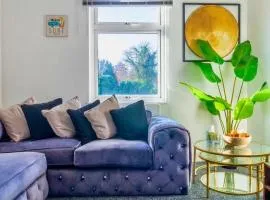 Rayleigh Retreat-Spacious Family 3 Bed Apartment