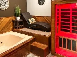 Private Spa, Fire Pit and Deck Poconos Home!