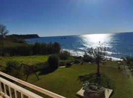 Pablo's seaside apartment, hótel í Ágios Matthaíos