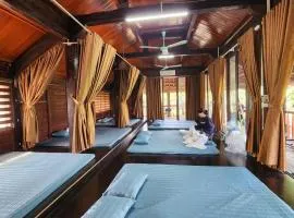Nhà sàn cộng đồng