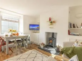 Gerry's Cottage, Quaint & Characterful