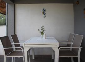 Apartment VistaMare Croatia, hotel di Luka