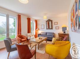 Grand gîte familial près du Puy du Fou, wifi, animaux admis, jardin - FR-1-622-96, viešbutis mieste Yzernay