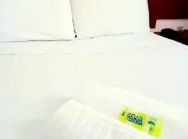 Six's Hotel