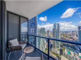 Stylish Cityscape 1BD Apt in with Panoramic Views