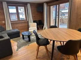 Appartement cozy 3P à 5m du front de neige avec parking et terrasse - FR-1-464-236