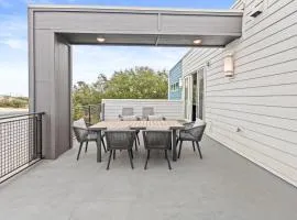 5Bd 4 and a half Ba 2 Story apt 49-215