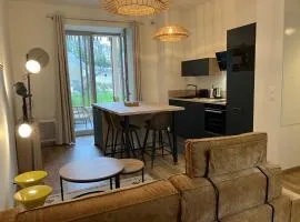 Appartement moderne avec terrasse près des plages - FR-1-418-258