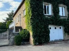 Maison confortable près de Bozouls avec jardin