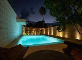 Wild Valladolid 3BR Oasis w Pool & Yoga Palapa, Hotel in Valladolid