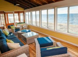 The Big Yellow Camp, hotel i Colchester