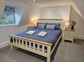 Beautiful historic cottage pets welcome