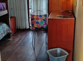 Habitación con baño para dos personas