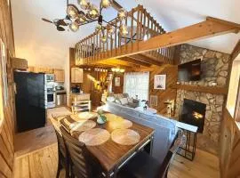 Plentiful Porches - Hot Tub - King Bed - Views