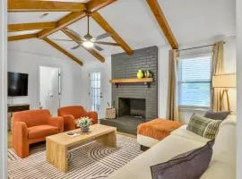 The Caspian large family house with private pool in Summerville