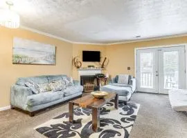 8 Mi to Stone Mountain Quiet Getaway with Deck