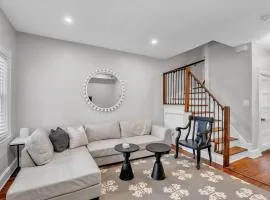 Chez Old Town - Walk to Shops Metro & Waterfront townhouse