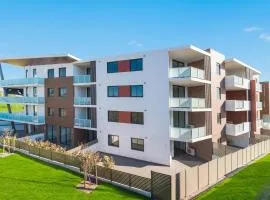 Sunny 2-Bedroom Apartment with Parking in Rouse Hill