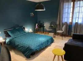 Chambre dans anciennes écuries