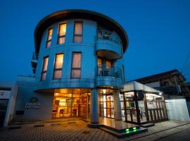 Asuka Hotel, מלון שכולל ג׳קוזי בקאראטסו