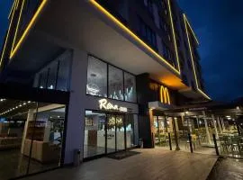 Rena Grand Residence & Suit
