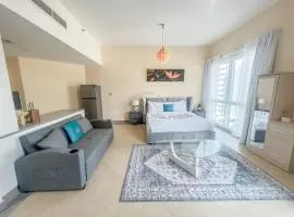 Snug Studio With City Views, Perfect For Couples