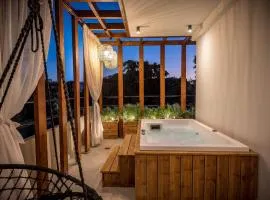 Senaon Urban Living Euphoria with Jacuzzi