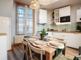 Charmant refuge avec vue sur la ville, Central, Hotel in Chartres