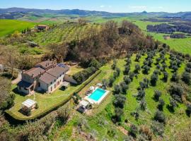 Lovely 6 bed Tuscan Farmhouse, hotel in Villamagna