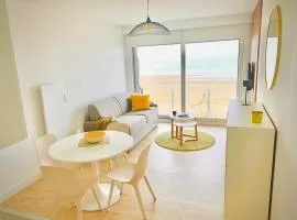 Enjoy and relax with a view of the sea