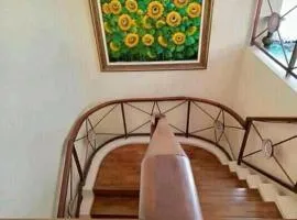 queen villa Bukit Danau puncak cipanas