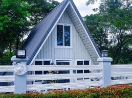 Cozy A Cabin Escape Your Tranquil Getaway Awaits, hotell i Hermosa