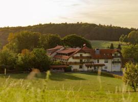 Landhotel Kuralpe Kreuzhof, hotel v destinaci Lautertal