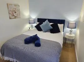 Rhubarb Retreat - Stylish House, Sleeps 5, 10 mins to Durham City & Parking & Garden