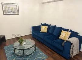 Spacious 3-bed apartment close to Birmingham City with free parking with Netflix contractor stays welcome