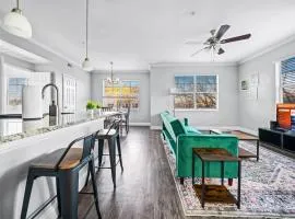 Modern Stay 2 Beds, 1 Bath Pool