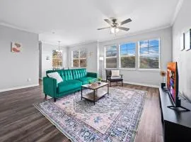 Stylish Haven 2 BR, 2 BA Pool