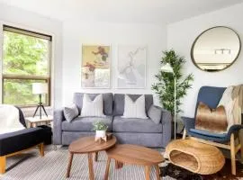 The Aspens 2BR, Upper Village, Sleeps 5, Pool, Hot Tub & Gym