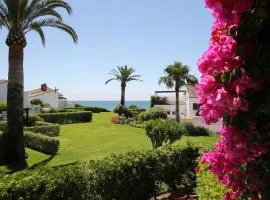 Beachfront townhouse with spectacular seaview