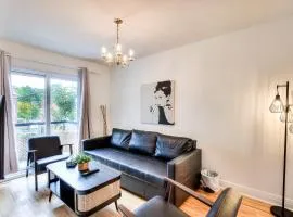 Montreal Traveler's Home! Vintage & Value 2BR apt!