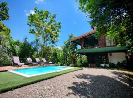 Casa Vista Montaña con Piscina Privada, hotell sihtkohas Drake