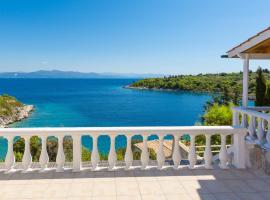 Dolphin villa 3, hotel sa bazenima u gradu Gaios