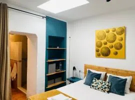 Room with bathroom in private house Casa Mar