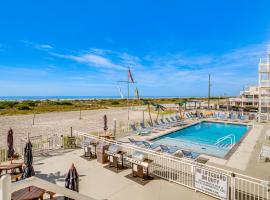 Walk to Shore Wildwood Crest Studio with Pool View!, hotel en Wildwood Crest