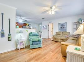 1 Mi to Anna Maria Island Pet-Friendly Retreat, Hotel in Cortez