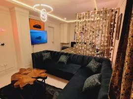 Delux Studio Unit I Self Check-in I Bahria Town